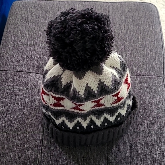 Pom Pom Hat - Picture 1 of 3